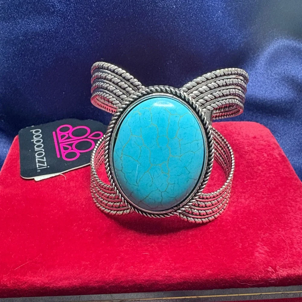 Bracelet Paparazzi Bold Blue Faux Turquoise and Silver Cuff